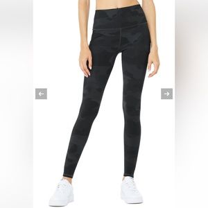 ALO High-Waist Camo Vapor Leggings